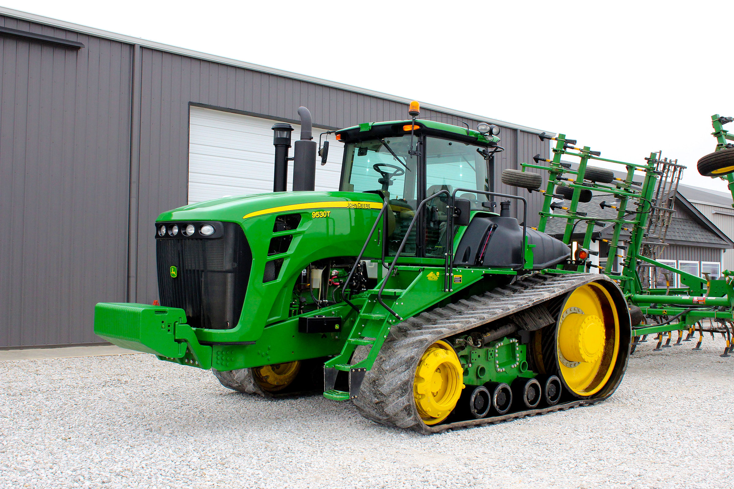 売り切れ必至！ FARM - AUCTION EQUIPMENT FARM EQUIPMENT MADISON IN AUCTION アウトドア寝具